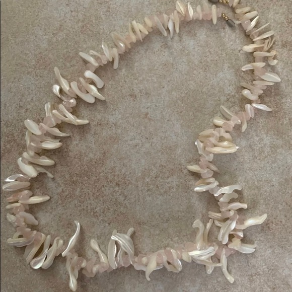 Real Shell Necklace 🐚 - Picture 3 of 4